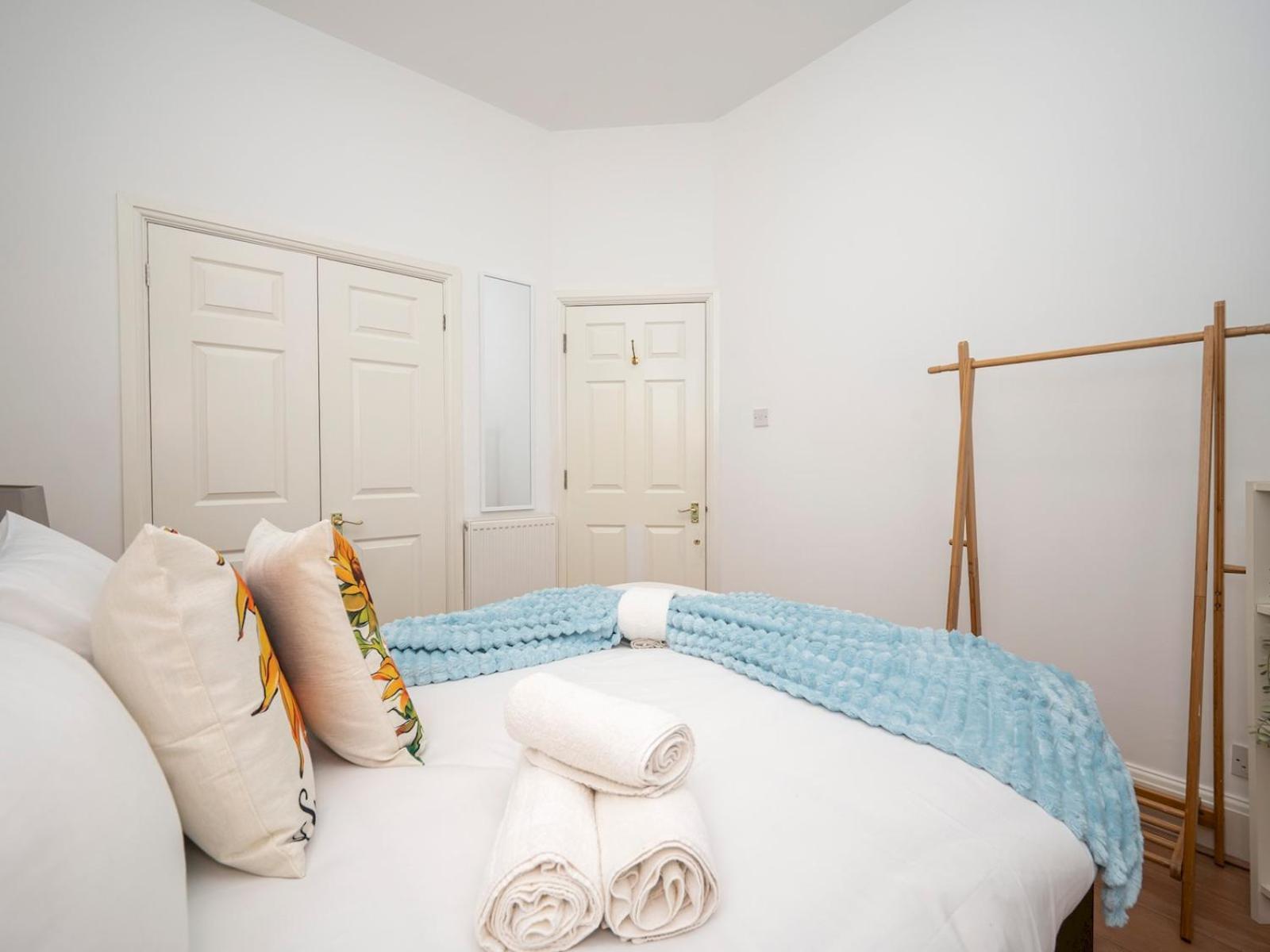 Pass The Keys Lovely 2br Flat Near St Paul's Tube Station