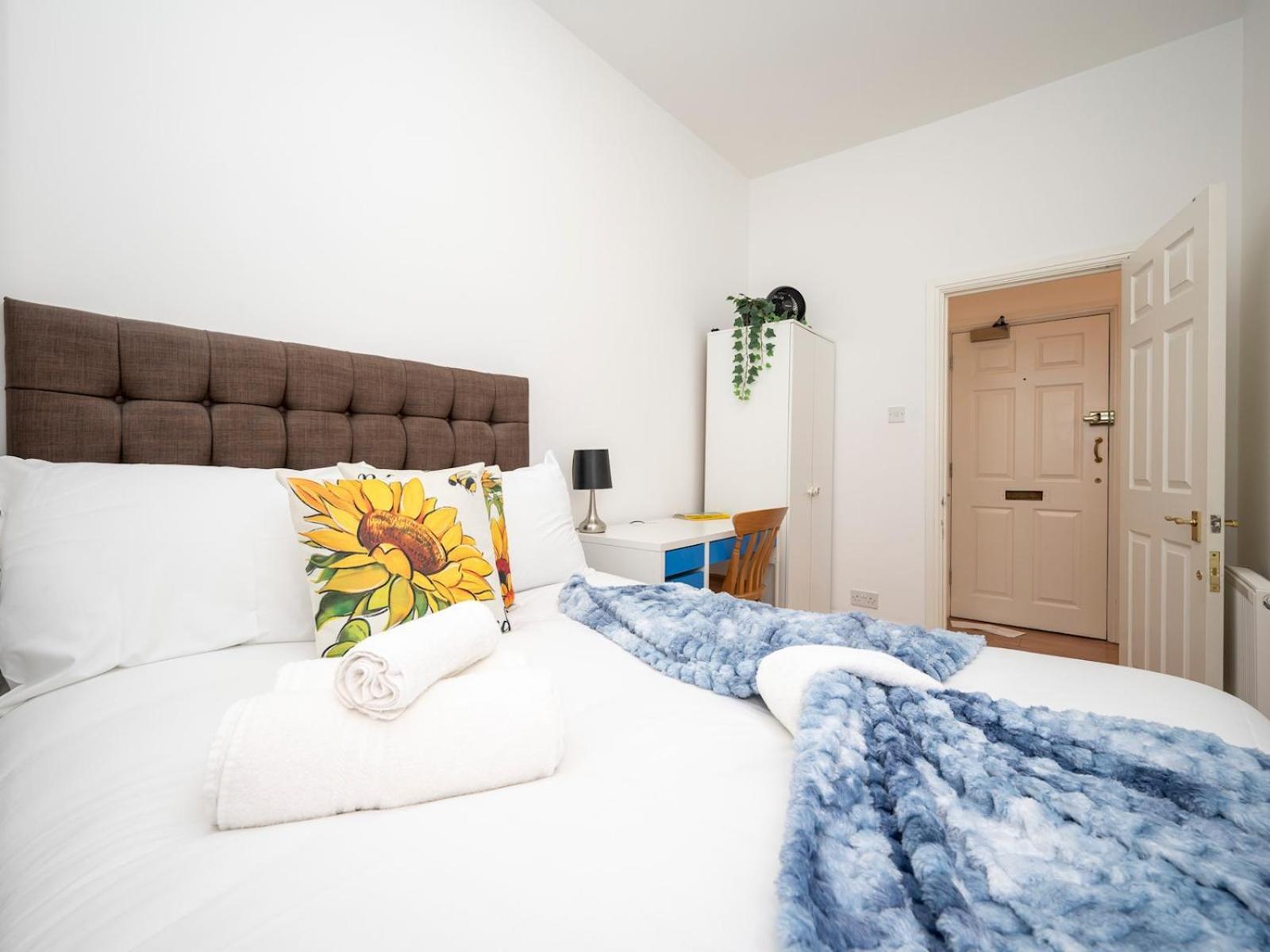 Pass The Keys Lovely 2br Flat Near St Paul's Tube Station Apartment London