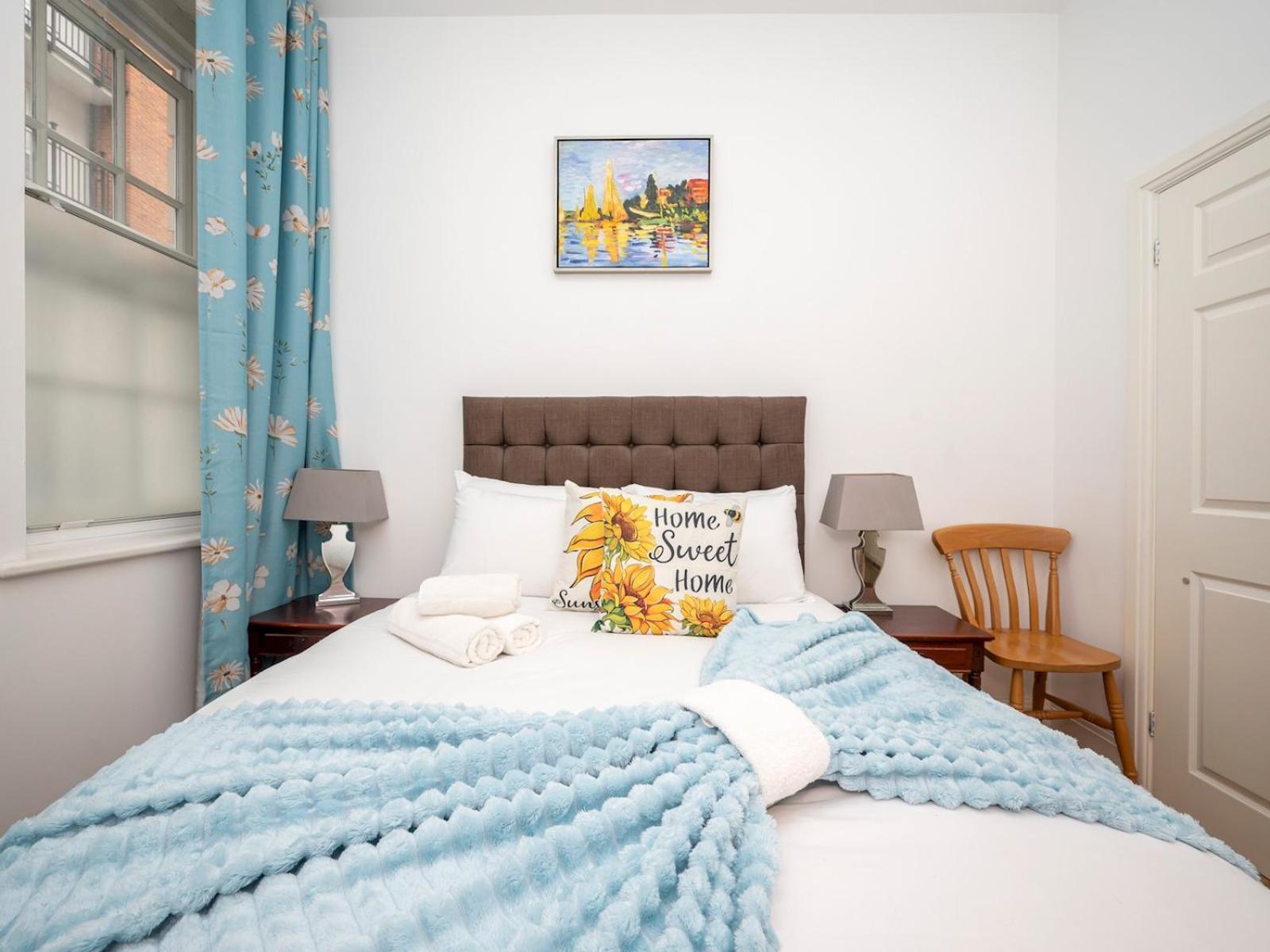 Pass The Keys Lovely 2br Flat Near St Paul's Tube Station *