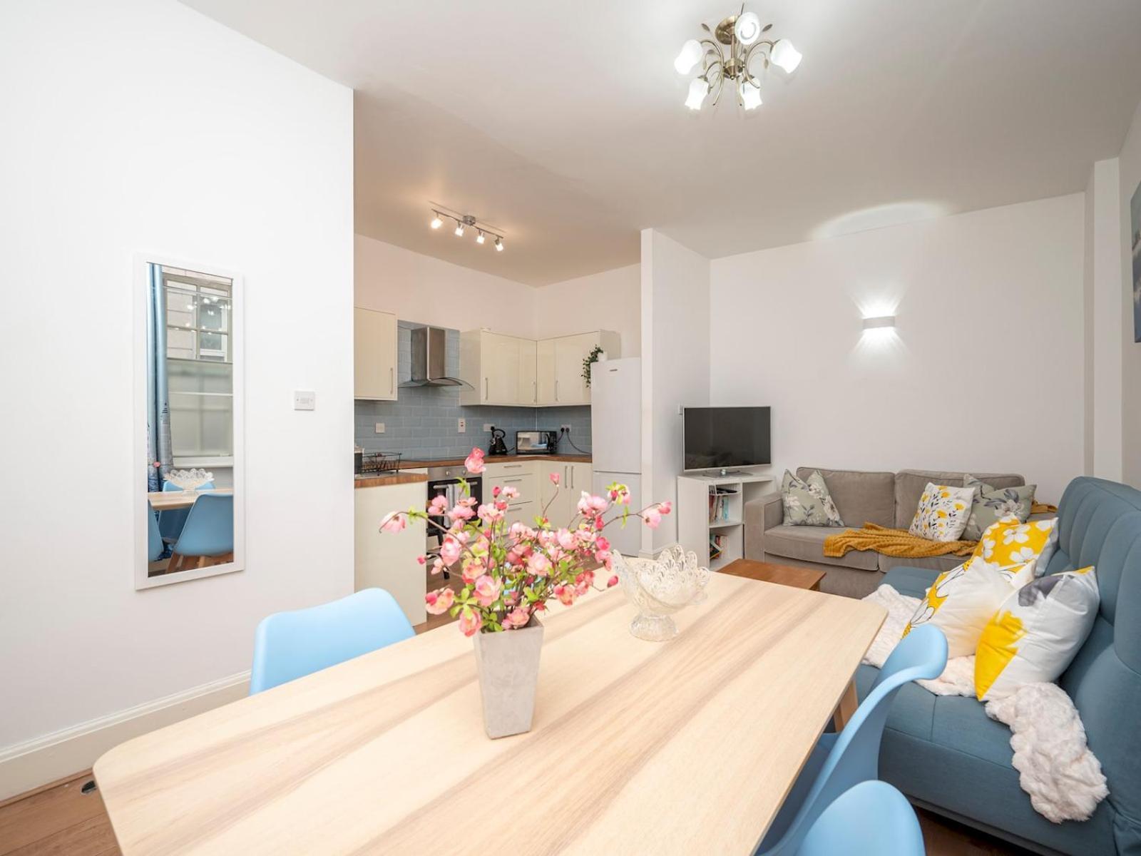 Pass The Keys Lovely 2br Flat Near St Paul's Tube Station Apartment